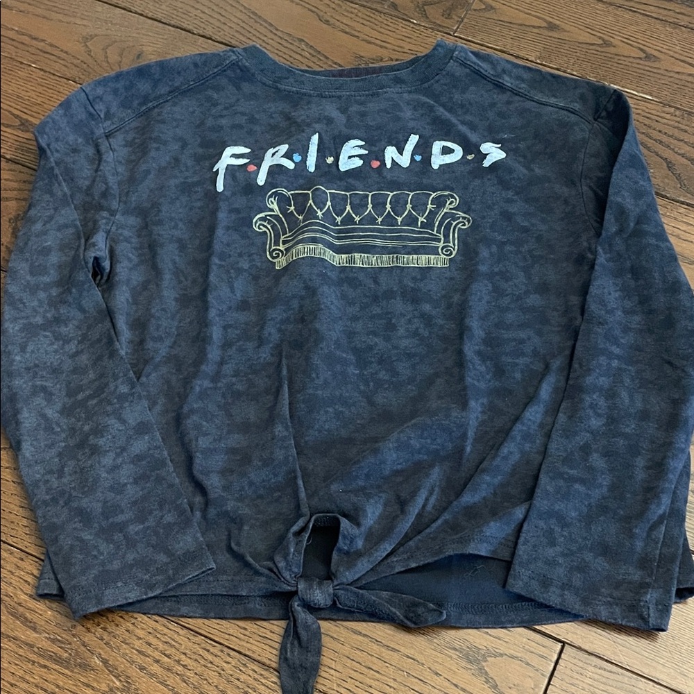 🔥 3/$25 - FRIENDS Gray/Black Long Sleeve Tee